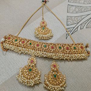 Choker, Earing And Maangtika Set