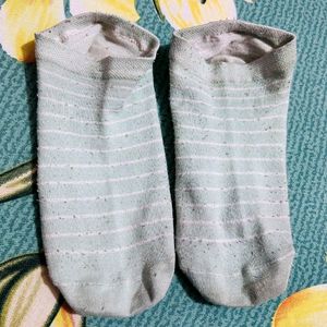 Preloved Socks 🧦 (Used)