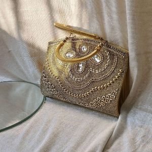 Eye-catching Purse