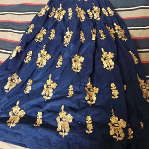 Skirt And Crop Top Look Royal Lahenga