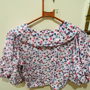 Floral Top By Ginger