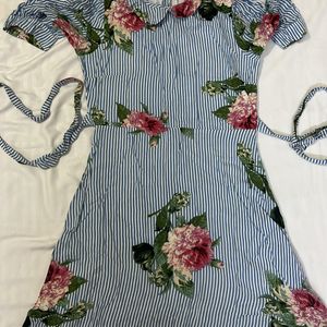 Peter Pan Floral Blue Dress - Like New / SBL