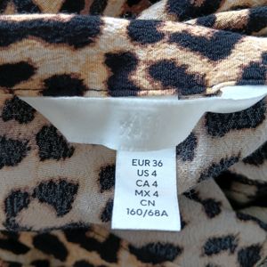 H&M Stylish Leopard Print Skirt