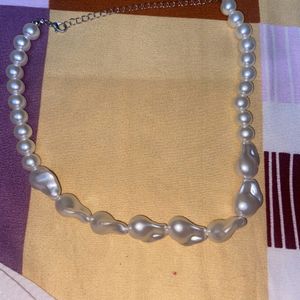 Authentic Elegant  Trendy Rich Pearls Necklace