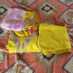 Kurti, Pant And Dupatta Set