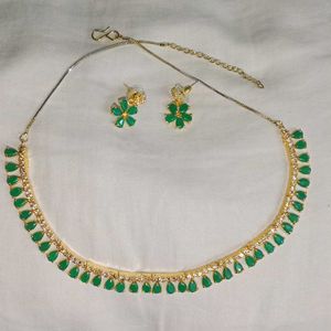 Beautiful Bottle Green Necklace With Earrings Set