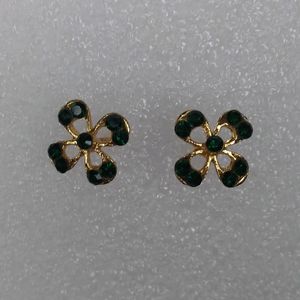 Green Flower Stone Stud