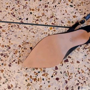 Black Pointed Heels Fyre Rose