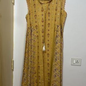 Indian Women Wear Sleeveless Kurta