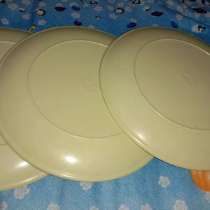 Plastic Plates- Set of 6