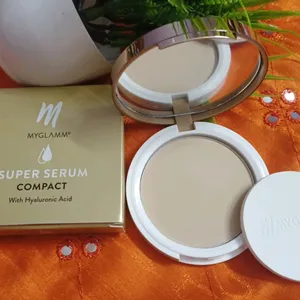 Myglamm Super Serum Compact With Hyaluronic Acid