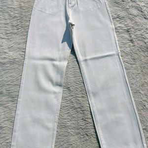 Take This Beautiful White Jeans In Just 699/-