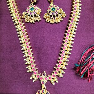 Beautiful Jewellery Set - Necklace And Earrings