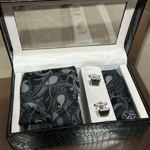 Men’s Tie, Cufflinks and Pocket Square Gift Set