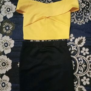 Black Skirt And Yallow Bow Top