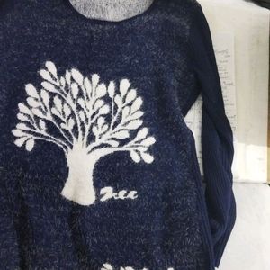 Sweatshirts With Printed Tree.Soft And Smoth🎅