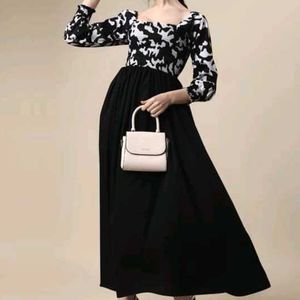 Feet And Flare Black Women Dress