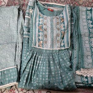 Naira Cut Kurta Pant Set With Dupatta