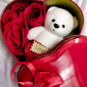 Valentine’s Day Love Box With Artificial Roses