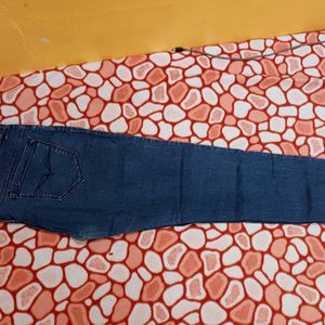 38 Navy Blue Jeans