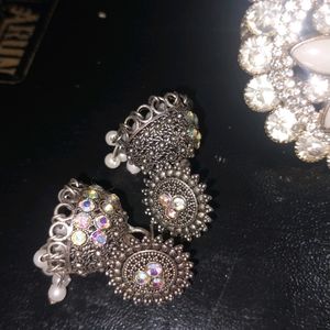 2 Earing With One Bracelet