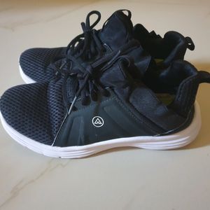 Women Black Walking Shoes