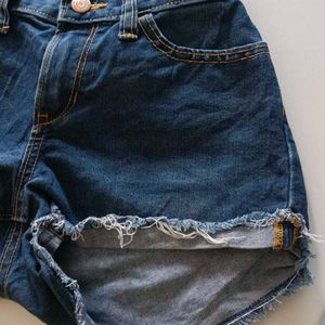 SEXY DENIM BLUE SHORT