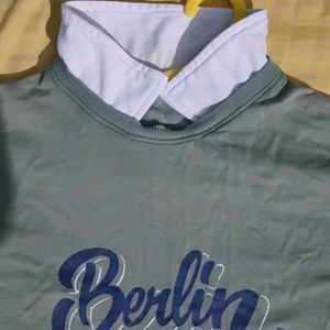 Casual Collar Tshirt In Good Condition