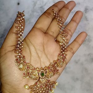 Peacock Pearl Neckset