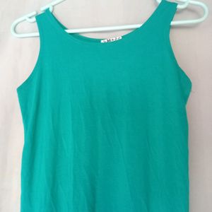 Sleevless Top 💚