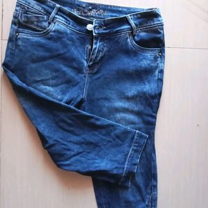 Knee Lenght Jeans