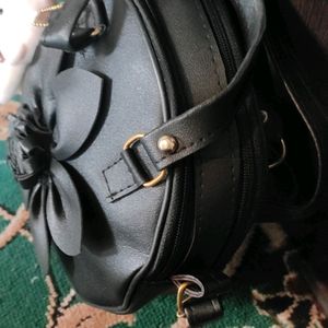 black slingbag