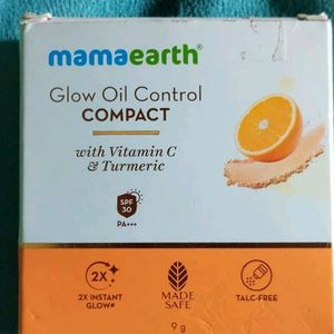 Mama Earth Glow Oil Control Compact With Vitami