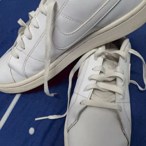 White NIKE Original Sneakers