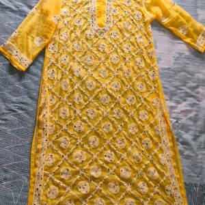 chikankari kurti