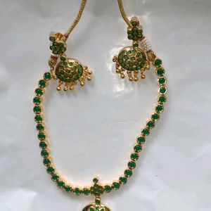 Green Traditional Model Gold Jewellery