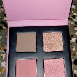 Myglamm Mini Eyeshadow Palette