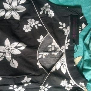 Beautiful Kurti Of Black 🖤 n White 🤍 flowers