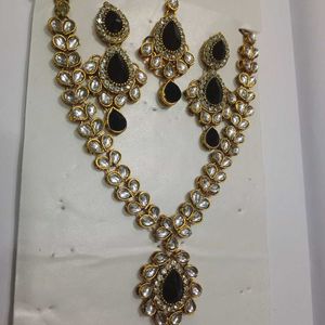 Beautiful Black Jewellery Set