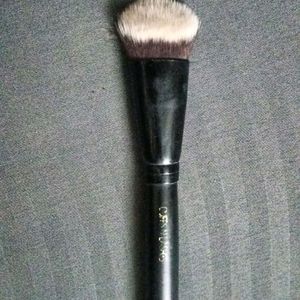 Cuffs N Lashes Foundation Brush F013