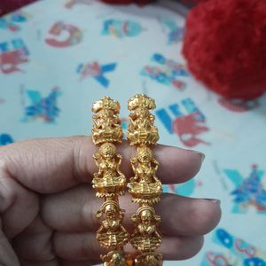 BuyOneGet1Free Saree And OneSet Bangles