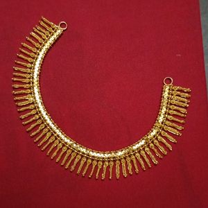 Gold Pleated Necklace