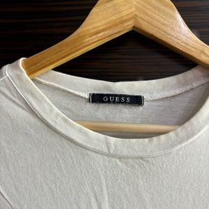 STEAL THE DEAL- GUESS TSHIRT