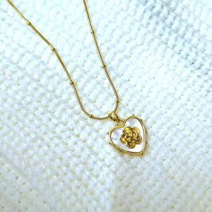 Beautiful Heart With Rose Pendant Chain necklace