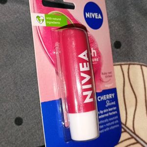 NIVEA Cherry Fruity Shine Lip Balm