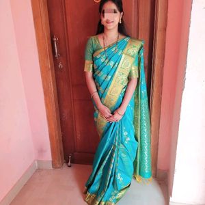 Saree Without Blouse