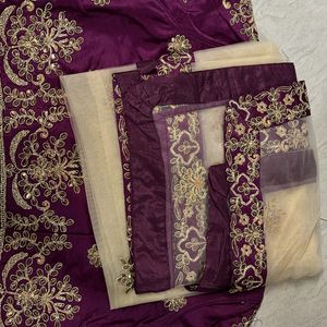 Lehnga With Jwellery