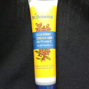 St.Botanica Goji Berry DayCream + SPF 15 With VitC