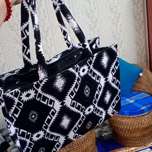 2024 Trending New Black Nd White Tote Bag