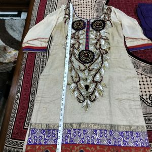 Silk Suit Set For Sale In Good Condition